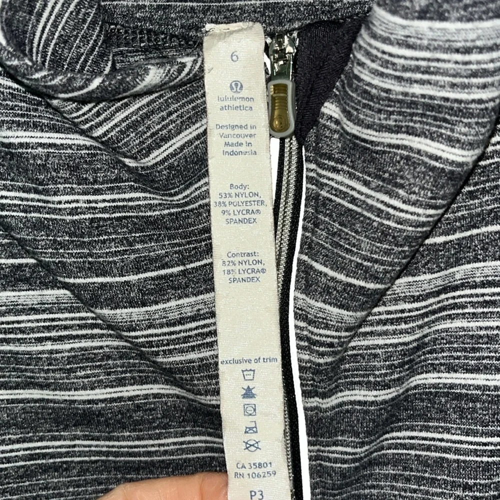 LULULEMON Athletica Half Zip-pullover Sweatshirt Reflective Stripes Size 6 Gray